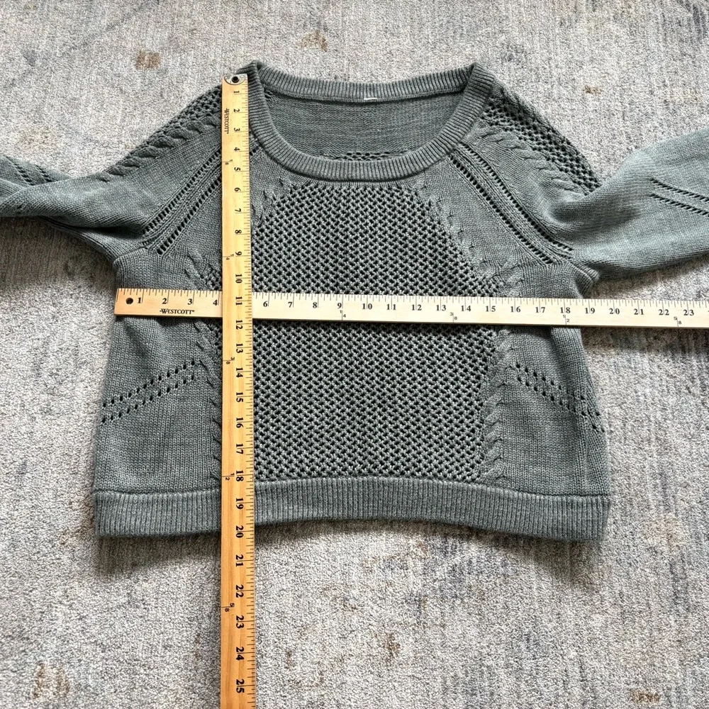 LULULEMON BE PRESENT KNIT CROP PULLOVER SAGE GREEN MODERN CHIC ATHLEISURE TRENDY - Picture 3 of 4